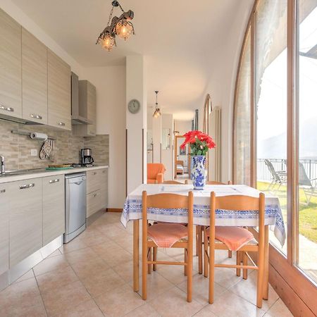 Wonderful Flat With Swimming Pool Lift And Garden Leilighet Gravedona Eksteriør bilde