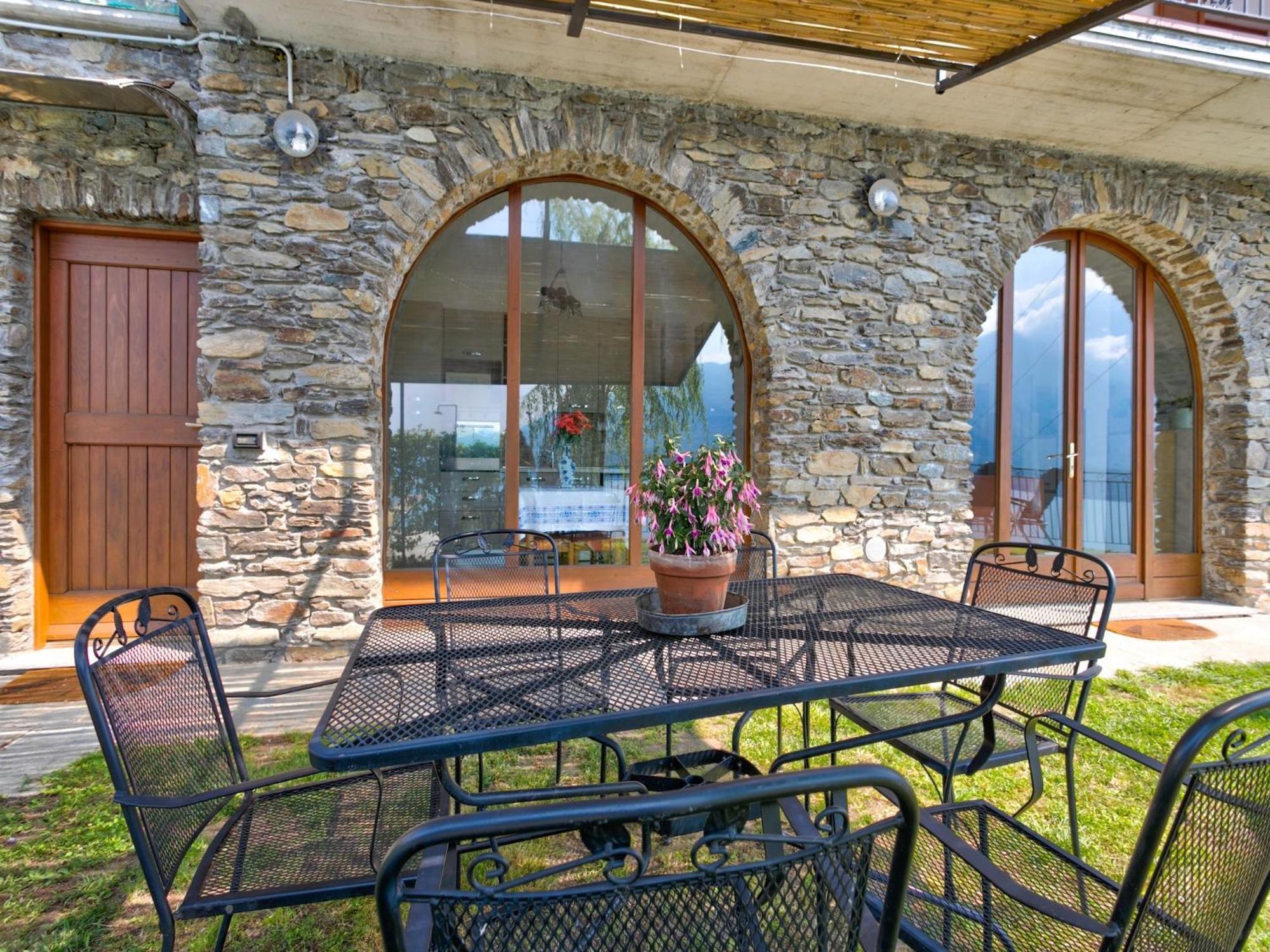 Wonderful Flat With Swimming Pool Lift And Garden Leilighet Gravedona Eksteriør bilde