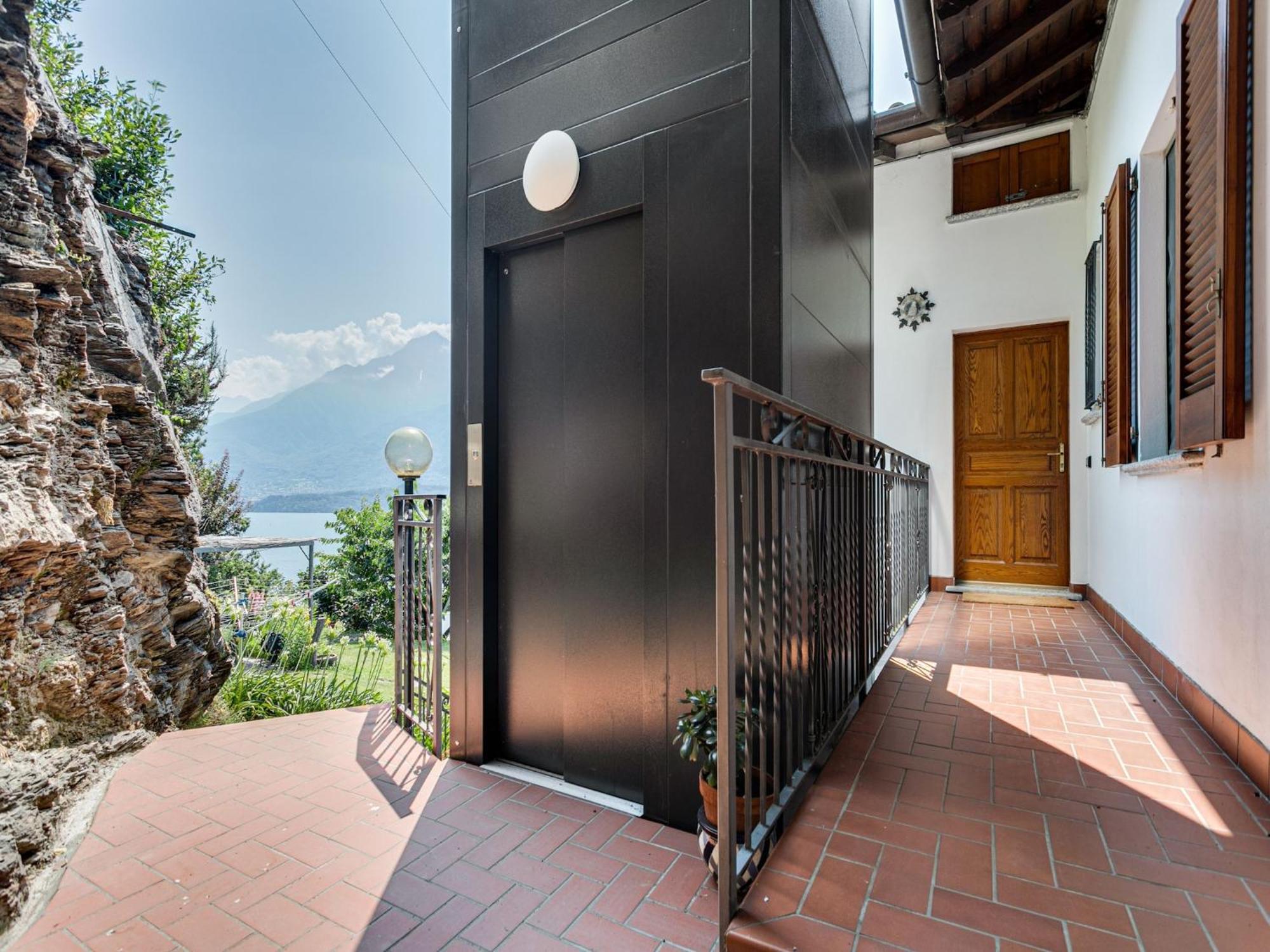 Wonderful Flat With Swimming Pool Lift And Garden Leilighet Gravedona Eksteriør bilde