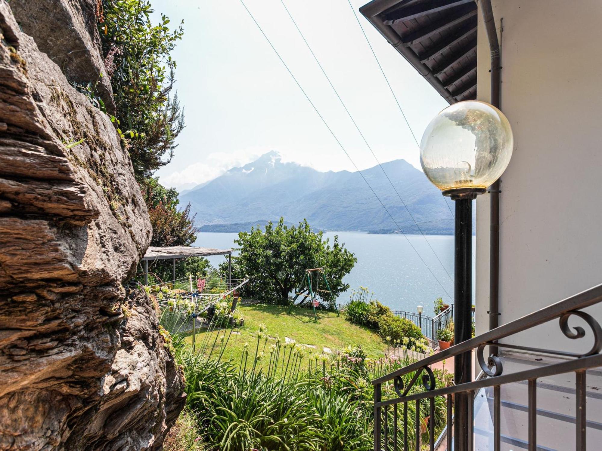 Wonderful Flat With Swimming Pool Lift And Garden Leilighet Gravedona Eksteriør bilde