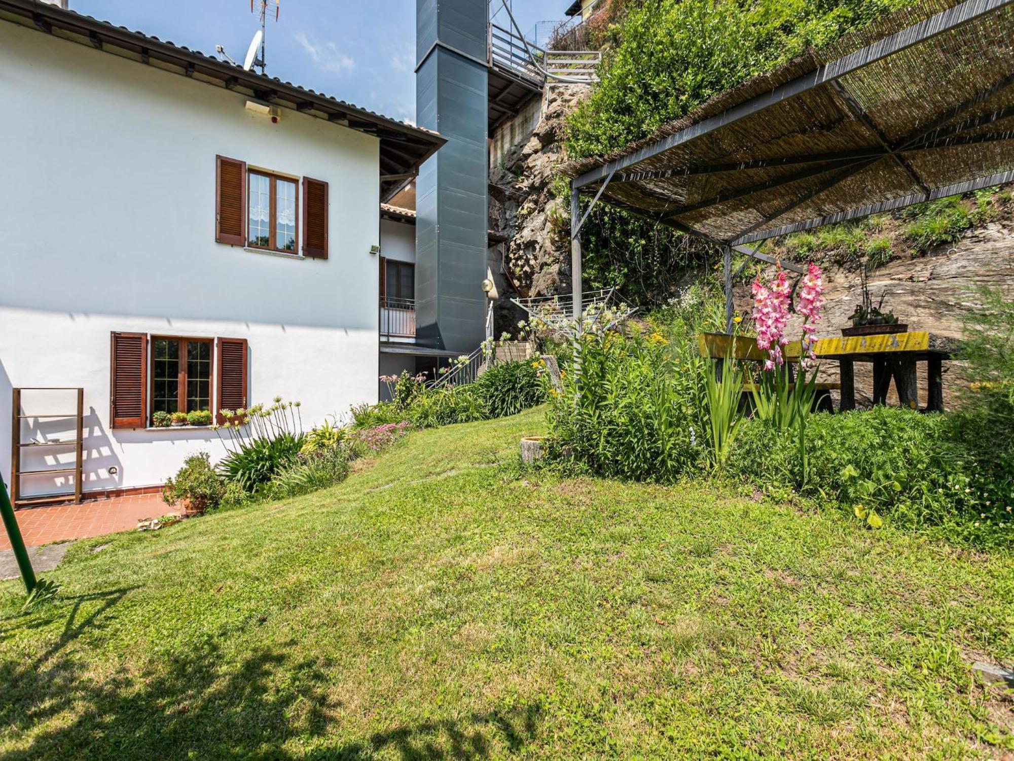 Wonderful Flat With Swimming Pool Lift And Garden Leilighet Gravedona Eksteriør bilde